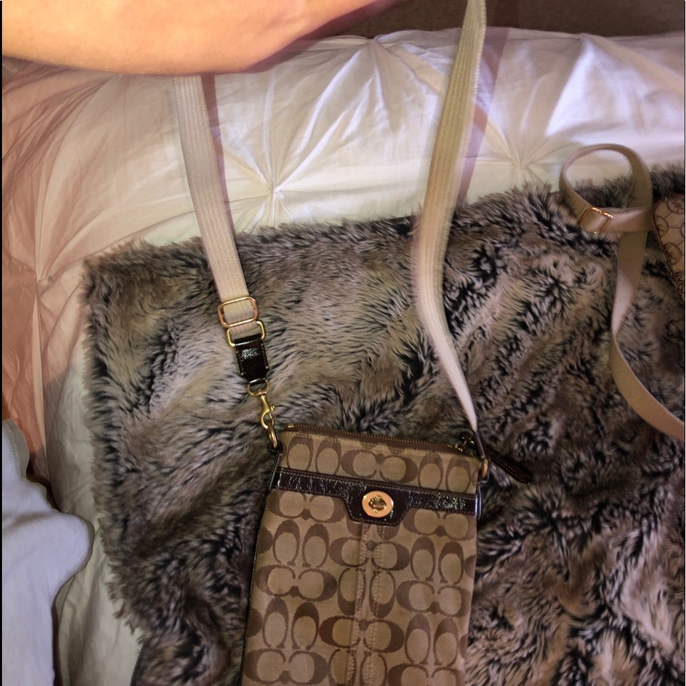 Coach Bag - Picture 2 of 3